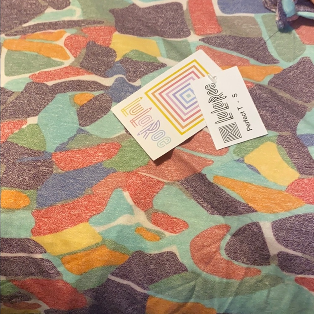 LuLaRoe Perfect T